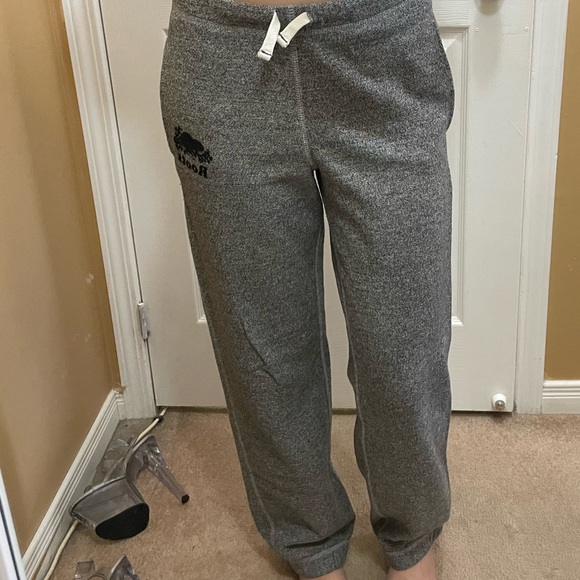 Roots sweatpants 🤍 - Picture 1 of 3